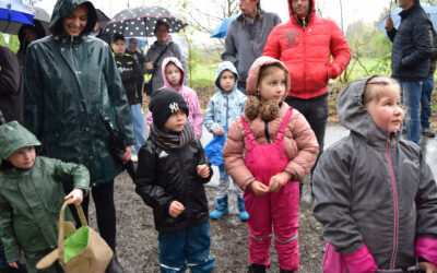 48. Ostereiersuchen im Lüffe-Park trotz schlechtem Wetter